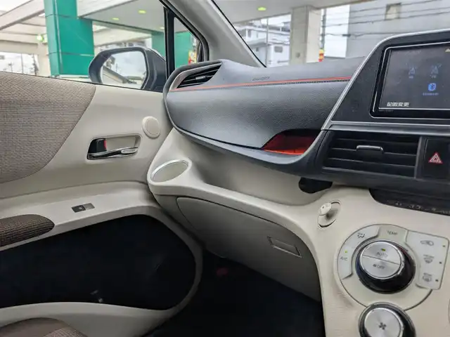 トヨタ シエンタ G 埼玉県 2019(令1)年 2.8万km ブラックマイカ 純正メモリナビ(NSZT-W)/フルセグテレビ/Bluetoothオーディオ/バックカメラ/プッシュスタート/両側パワースライドドア/シートヒーター(運転席、助手席)/ステアリングヒーター/ETC/コーナーセンサー(フロント、リア)/USB充電(Type-A×2)/スマートキー×2/整備記録簿(R2、R4、R6)