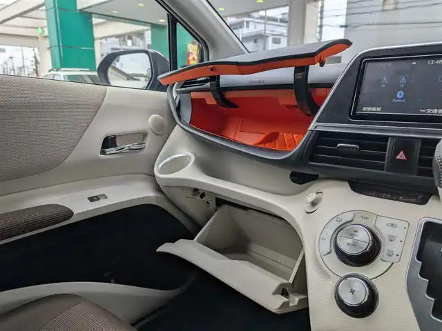 トヨタ シエンタ G 埼玉県 2019(令1)年 2.8万km ブラックマイカ 純正メモリナビ(NSZT-W)/フルセグテレビ/Bluetoothオーディオ/バックカメラ/プッシュスタート/両側パワースライドドア/シートヒーター(運転席、助手席)/ステアリングヒーター/ETC/コーナーセンサー(フロント、リア)/USB充電(Type-A×2)/スマートキー×2/整備記録簿(R2、R4、R6)