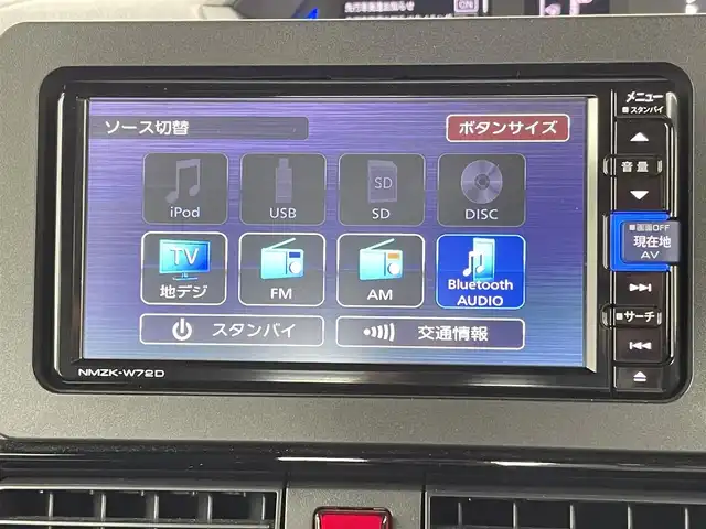 ダイハツ タント カスタム X 千葉県 2022(令4)年 1.8万km ブラックマイカメタリック 禁煙車/両側パワースライドドア/・ウェルカムオープン機能/・タッチ＆ゴーロック機能/スマートアシストIII/・衝突警報機能/衝突回避支援ブレーキ機能（対車両・対歩行者）/・車線逸脱警報機能/・誤発進抑制制御機能（前方、後方）/・オートハイビーム/・先行車発進お知らせ機能/・コーナーセンサー/純正SDナビ/・型式：NMZK-W72D/・CD/DVD/フルセグTV/Bluetooth/パノラマモニター/バックカメラ/シートヒーター/ETC/電動パーキングブレーキ/オートブレーキホールド機能/360°スーパーUV＆IRカットガラス/格納式リアドアサンシェード/アイドリングストップ/純正アルミホイール/純正フロアマット/LEDオートライト/LEDフォグランプ/プッシュスタート/スマートキー/スペアキー1本