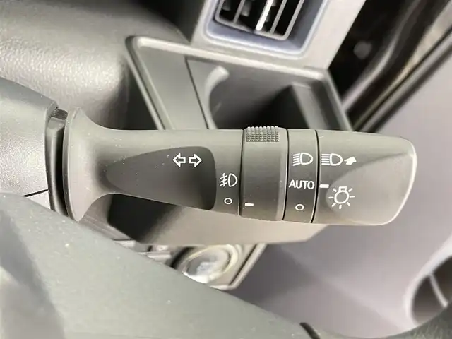 ダイハツ タント カスタム X 千葉県 2022(令4)年 1.8万km ブラックマイカメタリック 禁煙車/両側パワースライドドア/・ウェルカムオープン機能/・タッチ＆ゴーロック機能/スマートアシストIII/・衝突警報機能/衝突回避支援ブレーキ機能（対車両・対歩行者）/・車線逸脱警報機能/・誤発進抑制制御機能（前方、後方）/・オートハイビーム/・先行車発進お知らせ機能/・コーナーセンサー/純正SDナビ/・型式：NMZK-W72D/・CD/DVD/フルセグTV/Bluetooth/パノラマモニター/バックカメラ/シートヒーター/ETC/電動パーキングブレーキ/オートブレーキホールド機能/360°スーパーUV＆IRカットガラス/格納式リアドアサンシェード/アイドリングストップ/純正アルミホイール/純正フロアマット/LEDオートライト/LEDフォグランプ/プッシュスタート/スマートキー/スペアキー1本