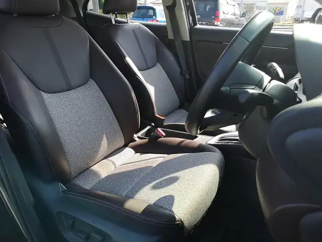 トヨタ ヤリスクロス ハイブリッド Z 茨城県 2021(令3)年 2.4万km ブラックマイカ 純正ナビ/【AM・FM・USB・BT】/パワーシート/シートヒーター/レーダークルコン/Ｂカメラ/ETC2.0/前後ドラレコ/前後コーナーセンサー/ステリモ/ブレーキホールド/オートライト/オートハイビーム/ヘッドライトレベライザー/LEDライト/純正アルミホイール