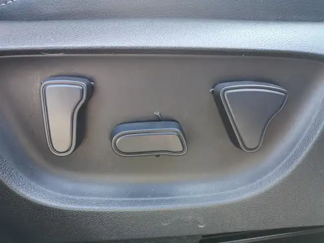 トヨタ ヤリスクロス ハイブリッド Z 茨城県 2021(令3)年 2.4万km ブラックマイカ 純正ナビ/【AM・FM・USB・BT】/パワーシート/シートヒーター/レーダークルコン/Ｂカメラ/ETC2.0/前後ドラレコ/前後コーナーセンサー/ステリモ/ブレーキホールド/オートライト/オートハイビーム/ヘッドライトレベライザー/LEDライト/純正アルミホイール