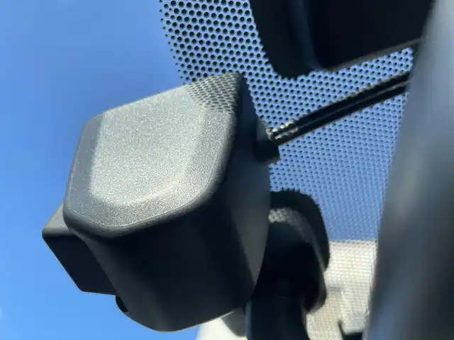 スバル インプレッサ スポーツ 2．0i－S アイサイト 島根県 2016(平28)年 0.9万km アイスシルバーメタリック 純正メモリナビ/フルセグＴＶ/Ｂｌｕｅｔｏｏｔｈ・ＵＳＢ接続/CD・DVD再生/ＥＴＣ2.0/バックカメラ/前方ドライブレコーダー/アイサイト/衝突軽減ブレーキ/レーンキープアシスト/誤発進抑制機能/ブラインドスポットモニター/追従式クルーズコントロール/前席パワーシート/電動パーキングブレーキ/オートブレーキホールド/純正フロアマット/横滑り防止装置/純正18インチアルミホイール/LEDオートライト/フォグランプ/トノカバー/電動格納ウインカーミラー/ドアバイザー/スマートキー/プッシュスタート