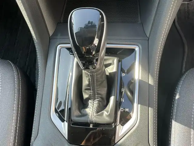 スバル インプレッサ スポーツ 2．0i－S アイサイト 島根県 2016(平28)年 0.9万km アイスシルバーメタリック 純正メモリナビ/フルセグＴＶ/Ｂｌｕｅｔｏｏｔｈ・ＵＳＢ接続/CD・DVD再生/ＥＴＣ2.0/バックカメラ/前方ドライブレコーダー/アイサイト/衝突軽減ブレーキ/レーンキープアシスト/誤発進抑制機能/ブラインドスポットモニター/追従式クルーズコントロール/前席パワーシート/電動パーキングブレーキ/オートブレーキホールド/純正フロアマット/横滑り防止装置/純正18インチアルミホイール/LEDオートライト/フォグランプ/トノカバー/電動格納ウインカーミラー/ドアバイザー/スマートキー/プッシュスタート