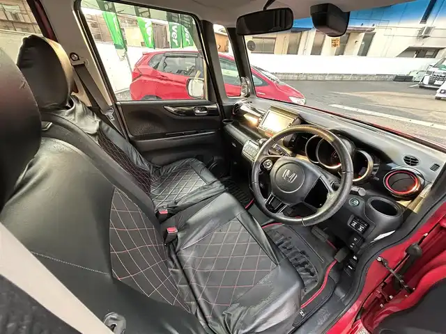 ホンダ Ｎ ＢＯＸ カスタム G Lパッケージ 岡山県 2016(平28)年 8.9万km ミラノレッド 登録時走行距離88303キロ/純正メモリナビ/AM/FM/TV/Bluetooth/SD/DVD/低速域衝突軽減ブレーキ/アイドリングストップ/両側パワースライドドア/バックカメラ/純正14インチAW/HIDヘッドライト/電動格納ミラー/プッシュスタート/スマートキー/ETC