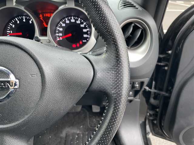 日産 ジューク 16GT プレミアムホワイトP 岡山県 2012(平24)年 11.4万km サファイアブラック 禁煙車/登録時走行距離：114016km/特別仕様車/純正SDナビ（型番：MC312D-W）/フルセグTV/Bluetooth/ビルトインETC/シートヒーター（D・N席）/レザーシート/オートリトラミラー/電動格納ミラー/オートライト/ヘッドライトレベライザー/ハロゲンヘッドライト/フォグライト/純正17インチAW/革巻きステアリング/プッシュスタート/スマートキー/ドアバイザー/純正フロアマット