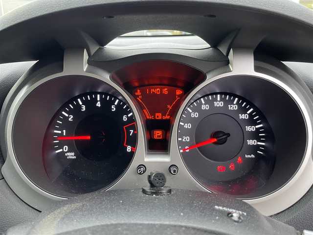 日産 ジューク 16GT プレミアムホワイトP 岡山県 2012(平24)年 11.4万km サファイアブラック 禁煙車/登録時走行距離：114016km/特別仕様車/純正SDナビ（型番：MC312D-W）/フルセグTV/Bluetooth/ビルトインETC/シートヒーター（D・N席）/レザーシート/オートリトラミラー/電動格納ミラー/オートライト/ヘッドライトレベライザー/ハロゲンヘッドライト/フォグライト/純正17インチAW/革巻きステアリング/プッシュスタート/スマートキー/ドアバイザー/純正フロアマット