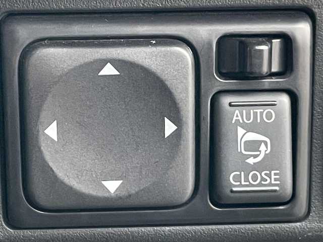 日産 ジューク 16GT プレミアムホワイトP 岡山県 2012(平24)年 11.4万km サファイアブラック 禁煙車/登録時走行距離：114016km/特別仕様車/純正SDナビ（型番：MC312D-W）/フルセグTV/Bluetooth/ビルトインETC/シートヒーター（D・N席）/レザーシート/オートリトラミラー/電動格納ミラー/オートライト/ヘッドライトレベライザー/ハロゲンヘッドライト/フォグライト/純正17インチAW/革巻きステアリング/プッシュスタート/スマートキー/ドアバイザー/純正フロアマット