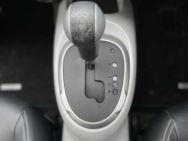 日産 ジューク 16GT プレミアムホワイトP 岡山県 2012(平24)年 11.4万km サファイアブラック 禁煙車/登録時走行距離：114016km/特別仕様車/純正SDナビ（型番：MC312D-W）/フルセグTV/Bluetooth/ビルトインETC/シートヒーター（D・N席）/レザーシート/オートリトラミラー/電動格納ミラー/オートライト/ヘッドライトレベライザー/ハロゲンヘッドライト/フォグライト/純正17インチAW/革巻きステアリング/プッシュスタート/スマートキー/ドアバイザー/純正フロアマット