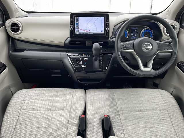 日産 デイズ X 滋賀県 2022(令4)年 0.6万km ソーダブルーM 外部検査実施済み/登録時走行距離5360ｋｍ/ワンオーナー/純正SDナビ/（DVD/フルセグTV/Bluetooth/USB/MSV）/アラウンドビューモニター/エマージェンシーブレーキ/車線逸脱警報/踏み間違い衝突防止アシスト/車線逸脱防止支援システム/前方衝突予測警報/ふらつき警報/標識検知機能/先行車発進お知らせ/フロント/バックソナー/スマートキー/ETC/前方ドライブレコーダー/横滑り防止機能/純正14インチアルミホイール/保証書/取扱説明書/スペアキー