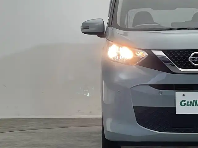 日産 デイズ X 滋賀県 2022(令4)年 0.6万km ソーダブルーM 禁煙車/純正SDナビ/（DVD/フルセグTV/Bluetooth/USB/MSV）/アラウンドビューモニター/エマージェンシーブレーキ/車線逸脱警報/踏み間違い衝突防止アシスト/車線逸脱防止支援システム/前方衝突予測警報/ふらつき警報/標識検知機能/先行車発進お知らせ/フロント/バックソナー/スマートキー/ETC/前方ドライブレコーダー/横滑り防止機能/純正14インチアルミホイール/取扱説明書/スペアキー
