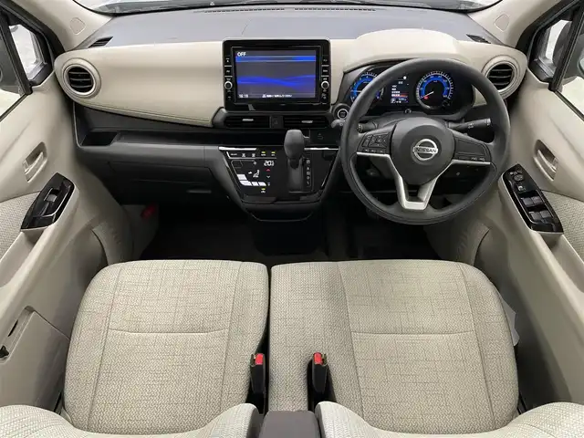 日産 デイズ X 滋賀県 2022(令4)年 0.6万km ソーダブルーM 禁煙車/純正SDナビ/（DVD/フルセグTV/Bluetooth/USB/MSV）/アラウンドビューモニター/エマージェンシーブレーキ/車線逸脱警報/踏み間違い衝突防止アシスト/車線逸脱防止支援システム/前方衝突予測警報/ふらつき警報/標識検知機能/先行車発進お知らせ/フロント/バックソナー/スマートキー/ETC/前方ドライブレコーダー/横滑り防止機能/純正14インチアルミホイール/取扱説明書/スペアキー