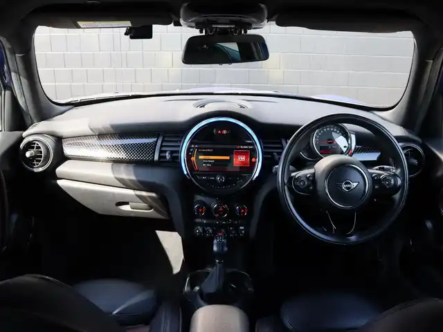 ＭＩＮＩ ミニ クーパー SD 宮城県 2020(令2)年 4.5万km 青Ⅱ エナジェティックスタイル/カメラ＆パーキングアシストＰＫＧ/ペッパーＰＫＧ/純正ナビ【ＢＴ／ＵＳＢ】/インテリジェントセーフティ　/アダプティブクルーズコントロール　/レザー調シートカバー/バックカメラ　/ドライブレコーダー　/ユニオンジャックテールライト　/純正１７インチＡＷ/ミラー一体型ＥＴＣ/ドアバイザー/フォグランプ/コーナーセンサー(前後)/LEDヘッドライト/プッシュスタート/スマートキー/MTモード付/純正フロアマット/アイドリングストップ/オートライト/ステアリングスイッチ