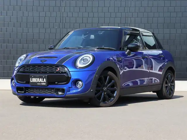 ＭＩＮＩ ミニ クーパー SD 宮城県 2020(令2)年 4.5万km 青Ⅱ エナジェティックスタイル/カメラ＆パーキングアシストＰＫＧ/ペッパーＰＫＧ/純正ナビ【ＢＴ／ＵＳＢ】/インテリジェントセーフティ　/アダプティブクルーズコントロール　/レザー調シートカバー/バックカメラ　/ドライブレコーダー　/ユニオンジャックテールライト　/純正１７インチＡＷ/ミラー一体型ＥＴＣ/ドアバイザー/フォグランプ/コーナーセンサー(前後)/LEDヘッドライト/プッシュスタート/スマートキー/MTモード付/純正フロアマット/アイドリングストップ/オートライト/ステアリングスイッチ