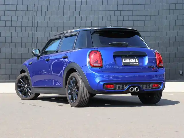ＭＩＮＩ ミニ クーパー SD 宮城県 2020(令2)年 4.5万km 青Ⅱ エナジェティックスタイル/カメラ＆パーキングアシストＰＫＧ/ペッパーＰＫＧ/純正ナビ【ＢＴ／ＵＳＢ】/インテリジェントセーフティ　/アダプティブクルーズコントロール　/レザー調シートカバー/バックカメラ　/ドライブレコーダー　/ユニオンジャックテールライト　/純正１７インチＡＷ/ミラー一体型ＥＴＣ/ドアバイザー/フォグランプ/コーナーセンサー(前後)/LEDヘッドライト/プッシュスタート/スマートキー/MTモード付/純正フロアマット/アイドリングストップ/オートライト/ステアリングスイッチ