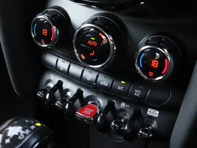 ＭＩＮＩ ミニ クーパー SD 宮城県 2020(令2)年 4.5万km 青Ⅱ エナジェティックスタイル/カメラ＆パーキングアシストＰＫＧ/ペッパーＰＫＧ/純正ナビ【ＢＴ／ＵＳＢ】/インテリジェントセーフティ　/アダプティブクルーズコントロール　/レザー調シートカバー/バックカメラ　/ドライブレコーダー　/ユニオンジャックテールライト　/純正１７インチＡＷ/ミラー一体型ＥＴＣ/ドアバイザー/フォグランプ/コーナーセンサー(前後)/LEDヘッドライト/プッシュスタート/スマートキー/MTモード付/純正フロアマット/アイドリングストップ/オートライト/ステアリングスイッチ