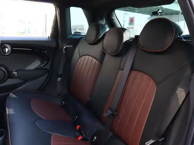 ＭＩＮＩ ミニ クーパー SD 宮城県 2020(令2)年 4.5万km 青Ⅱ エナジェティックスタイル/カメラ＆パーキングアシストＰＫＧ/ペッパーＰＫＧ/純正ナビ【ＢＴ／ＵＳＢ】/インテリジェントセーフティ　/アダプティブクルーズコントロール　/レザー調シートカバー/バックカメラ　/ドライブレコーダー　/ユニオンジャックテールライト　/純正１７インチＡＷ/ミラー一体型ＥＴＣ/ドアバイザー/フォグランプ/コーナーセンサー(前後)/LEDヘッドライト/プッシュスタート/スマートキー/MTモード付/純正フロアマット/アイドリングストップ/オートライト/ステアリングスイッチ