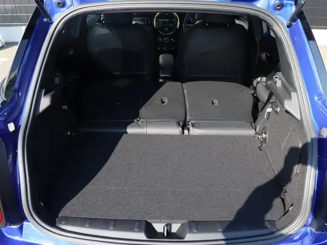 ＭＩＮＩ ミニ クーパー SD 宮城県 2020(令2)年 4.5万km 青Ⅱ エナジェティックスタイル/カメラ＆パーキングアシストＰＫＧ/ペッパーＰＫＧ/純正ナビ【ＢＴ／ＵＳＢ】/インテリジェントセーフティ　/アダプティブクルーズコントロール　/レザー調シートカバー/バックカメラ　/ドライブレコーダー　/ユニオンジャックテールライト　/純正１７インチＡＷ/ミラー一体型ＥＴＣ/ドアバイザー/フォグランプ/コーナーセンサー(前後)/LEDヘッドライト/プッシュスタート/スマートキー/MTモード付/純正フロアマット/アイドリングストップ/オートライト/ステアリングスイッチ