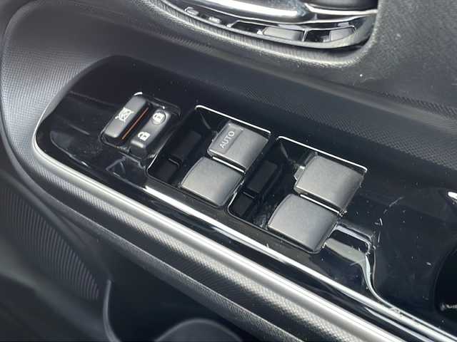 トヨタ アクア G ソフトレザーセレクション 山口県 2017(平29)年 5.3万km ブラックマイカ 9インチ純正SDナビ【NSZT-Y66T】/フルセグテレビ/DVD再生機能有/バックカメラ/Bluetooth/マルチインフォメーションディスプレイ/ドライブレコーダー/ETC/15インチ純正アルミホイール/社外フロアマット/LEDヘッドランプ/オートライト/フォグランプ/スマートキー/スペアキー有/プッシュスタート/チルトステアリング/ステアリングスイッチ/モードスイッチ【エコドライブモード・EVドライブモード】/合皮シート/可倒式リアシート/ドアバイザー/Toyota Safety Sense/・プリクラッシュセーフティシステム/・レーンディパーチャーアラート/・オートマチックハイビーム/クルーズコントロール/横滑り防止装置/運転席・助手席SRSエアバッグ/盗難防止装置
