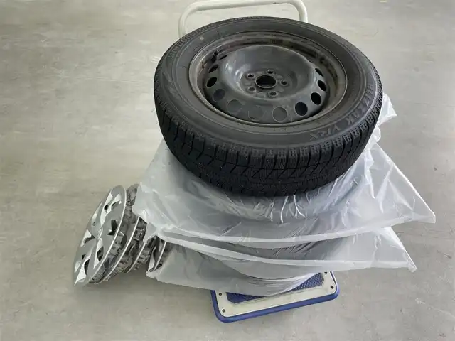 トヨタ シエンタ X 富山県 2018(平30)年 7.7万km コバルトブルーメタリック 社外ナビ（AM/FM/DVD/BT）/バックカメラ/ETC/片側パワースライドドア/衝突被害軽減システム/レーンキープアシスト/横滑り防止装置/社外アルミホイール/社外フロアマット/LEDライト/オートマチックハイビーム/電動格納ミラー/純正CPてっちんホイール付冬タイヤ有/スマートキー/スペアキー