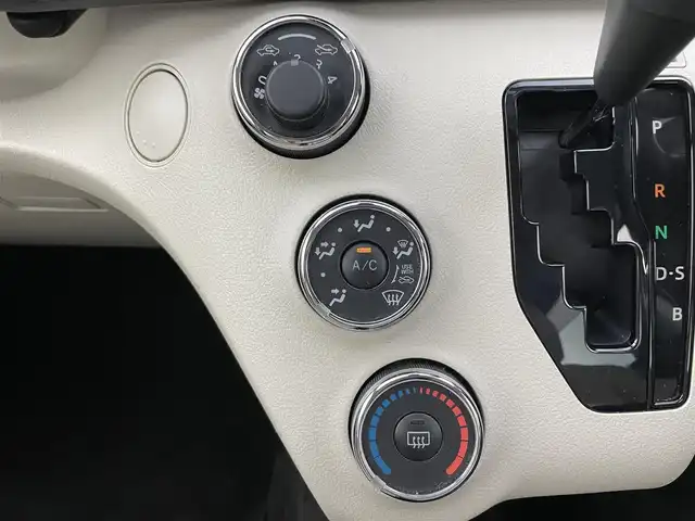 トヨタ シエンタ X 富山県 2018(平30)年 7.7万km コバルトブルーメタリック 社外ナビ（AM/FM/DVD/BT）/バックカメラ/ETC/片側パワースライドドア/衝突被害軽減システム/レーンキープアシスト/横滑り防止装置/社外アルミホイール/社外フロアマット/LEDライト/オートマチックハイビーム/電動格納ミラー/純正CPてっちんホイール付冬タイヤ有/スマートキー/スペアキー