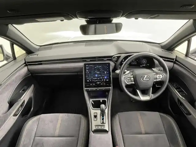 レクサス ＬＢＸ クール 道央・札幌 2024(令6)年 1.9万km 白Ⅱ ・4WD/・寒冷地仕様/・モデリスタエアロF・S・R/・プリクラッシュセーフティ/・レーンディパーチャーアラート/・ロードサインアシスト/・プロアクティブドライビングアシスト/・リアクロストラフィックアラート/・ブラインドスポットモニター/・後方車両接近告知/・メーカーナビ/・フルセグ/BT/USB/・全方位カメラ/・パワーシート/・シートヒーター/・メモリシート/・パワーバックドア/・ビルトインETC/・パドルシフト/・オートブレーキホールド
