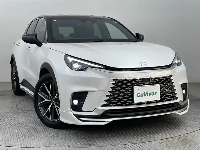 レクサス ＬＢＸ クール 道央・札幌 2024(令6)年 1.9万km 白Ⅱ ・4WD/・寒冷地仕様/・モデリスタエアロF・S・R/・プリクラッシュセーフティ/・レーンディパーチャーアラート/・ロードサインアシスト/・プロアクティブドライビングアシスト/・リアクロストラフィックアラート/・ブラインドスポットモニター/・後方車両接近告知/・メーカーナビ/・フルセグ/BT/USB/・全方位カメラ/・パワーシート/・シートヒーター/・メモリシート/・パワーバックドア/・ビルトインETC/・パドルシフト/・オートブレーキホールド