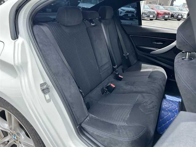 ＢＭＷ ３１８ｉ Mスポーツ 奈良県 2017(平29)年 6万km パール 純正ナビ　/前後ドライブレコーダー　/バックカメラ　/ビルトインＥＴＣ　/コーナーセンサー　/クルーズコントロール　/パワーシート　/衝突被害軽減システム　/ＬＥＤヘッドライト　/スマートキー　/純正１８インチアルミ/ターボ付き
