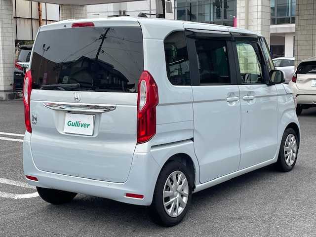 ホンダ Ｎ ＢＯＸ L 大分県 2023(令5)年 0.9万km プレミアムサンライトホワイトパール Gathersナビ(vxm-235ci)/【Bluetooth/CD/AM・FMラジオ/SD】/外部端子接続：USB/バックカメラ/左側パワースライドドア/右側イージークローザードア/ホンダセンシング /●衝突軽減ブレーキ（CMBS）/●誤発進抑制機能/●歩行者事故低減ステアリング/●路外逸脱抑制機能/●渋滞追従機能付アダプティブクルーズコントロール（ACC）/●車線維持支援システム（LKAS）/●先行車発進お知らせ機能/●標識認識機能/●後方誤発進抑制機能/●オートハイビーム/純正ドアバイザー/純正フロアマット/純正ドライブレコーダー/保証書/スマートキー2本