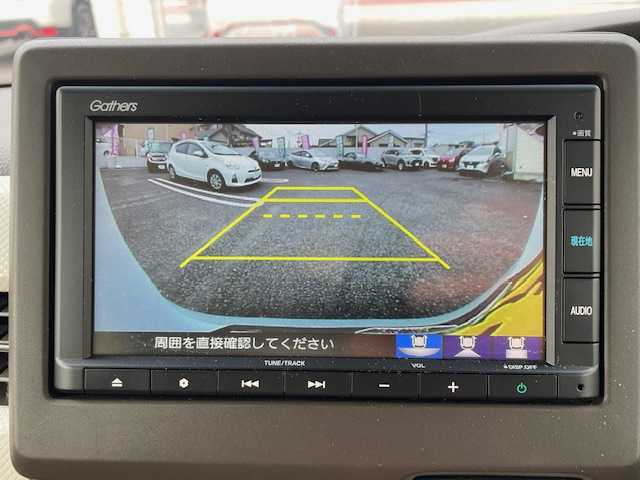 ホンダ Ｎ ＢＯＸ L 大分県 2023(令5)年 0.9万km プレミアムサンライトホワイトパール Gathersナビ(vxm-235ci)/【Bluetooth/CD/AM・FMラジオ/SD】/外部端子接続：USB/バックカメラ/左側パワースライドドア/右側イージークローザードア/ホンダセンシング /●衝突軽減ブレーキ（CMBS）/●誤発進抑制機能/●歩行者事故低減ステアリング/●路外逸脱抑制機能/●渋滞追従機能付アダプティブクルーズコントロール（ACC）/●車線維持支援システム（LKAS）/●先行車発進お知らせ機能/●標識認識機能/●後方誤発進抑制機能/●オートハイビーム/純正ドアバイザー/純正フロアマット/純正ドライブレコーダー/保証書/スマートキー2本
