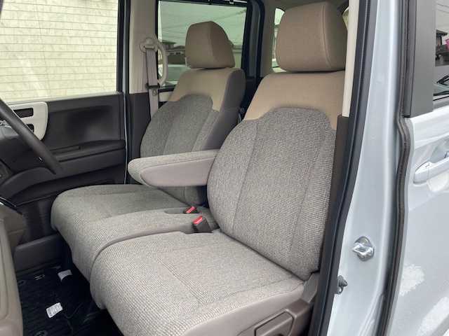 ホンダ Ｎ ＢＯＸ L 大分県 2023(令5)年 0.9万km プレミアムサンライトホワイトパール Gathersナビ(vxm-235ci)/【Bluetooth/CD/AM・FMラジオ/SD】/外部端子接続：USB/バックカメラ/左側パワースライドドア/右側イージークローザードア/ホンダセンシング /●衝突軽減ブレーキ（CMBS）/●誤発進抑制機能/●歩行者事故低減ステアリング/●路外逸脱抑制機能/●渋滞追従機能付アダプティブクルーズコントロール（ACC）/●車線維持支援システム（LKAS）/●先行車発進お知らせ機能/●標識認識機能/●後方誤発進抑制機能/●オートハイビーム/純正ドアバイザー/純正フロアマット/純正ドライブレコーダー/保証書/スマートキー2本