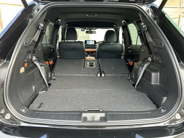 三菱 アウトランダー ＰＨＥＶ P 福岡県 2021(令3)年 3万km ブラックダイヤモンド 純正9インチディスプレイオーディオ/　（AM/FM/Bluetooth/フルセグTV/ナビキット）/BOSEプレミアムサウンド/フロント/サイド/バックカメラ/マルチアラウンドモニター/黒色レザーシートリフレッシュ機能付/e-Assist/・マイパイロット/・衝突被害軽減ブレーキシステム/・前方衝突予測警報/・踏み間違え衝突防止アシスト/・車線逸脱警報システム/・後側方車両検知警報システム/・後側方衝突防止支援システム/・後退時車両検知警報システム/・ふらつき警報/・標識認識システム/・アダプティブLEDヘッドライト/レーダークルーズコントロール/オートライト/コナーセンサー/クリアランスソナー/ヒルディセントコントロール/純正20インチアルミホイール/パワーバックドア/ヘッドアップディスプレイ/パワーシート（D/N）/シートヒーター（全席）/ポジションメモリ（D/N）/ステアリングヒーター/パドルシフト/置くだけ充電/サンシェード/前後ドライブレコーダー（HDR963GW）/ビルトインETC2.0/充電ケーブル/100VAC電源/ISOFIX/スペアキー×1/保証書/取扱説明書/ナビ取扱説明書