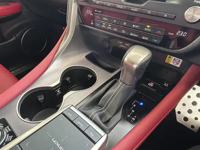 レクサス ＲＸ 300 Fスポーツ 愛知県 2022(令4)年 3.1万km ホワイトノーヴァガラスフレーク ワンオーナー/メモリナビ/フルセグテレビ/バックカメラ/アラウンドビューモニター/アイドリングストップ/ウィンカーミラー/クルーズコントロール/サンルーフ/プッシュスタート/パワーバックドア/ETC/LED/デジタルインナーミラー/HUD/ステアリングヒーター/BSM/RCTA/ブレーキホールド/ブラインドスポットモニター