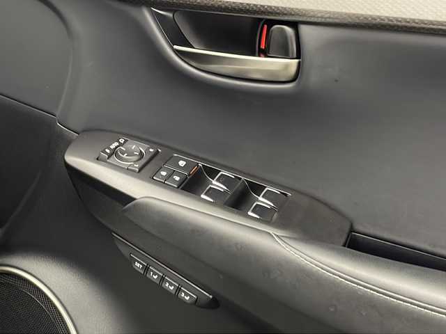 レクサス ＮＸ 300h Iパッケージ 宮崎県 2018(平30)年 4.1万km ソニッククォーツ 禁煙車/レクサスセーフティシステム/純正9.8型ナビTV/（CD/DVD/MSV/Bluetooth/FMAM/フルセグTV)/純正ビルトイン2.0ETC/純正3眼LEDオートライト/純正LEDフォグ/純正18インチアルミ/純正フロアマット/社外ドライブレコーダー/プリクラッシュセーフティ/アダプティブクルーズコントロール/レーンディパーチャーアラート/オートマチックハイビーム/ブラインドスポットモニター/パノラミックビューモニター/クリアランスソナー/黒本革シート/パワーシート/シートヒーター/ステアリングヒーター/パワーチルトステアリング/パワーバックドア/パドルシフト/オートエアコン（ナノイー）/オート電動格納ミラー/スマートキー/プッシュエンジンスタート/スペアキー/新車時保証書/取扱い説明書