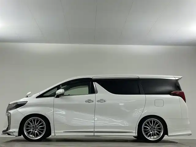 トヨタ アルファード S タイプゴールドⅡ 埼玉県 2021(令3)年 1.8万km ホワイトパールクリスタルシャイン 禁煙車　純正9型ナビ　サンルーフ　後席モニター　モデリスタエアロ　バックカメラ　ETC　デジタルインナーミラー　オットマン　両側パワースライドドア　電動リアゲート　衝突被害軽減　コーナーセンサー