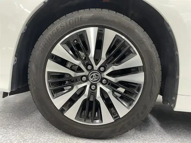 トヨタ アルファード S タイプゴールドⅡ 埼玉県 2021(令3)年 1.8万km ホワイトパールクリスタルシャイン 禁煙車　純正9型ナビ　サンルーフ　後席モニター　モデリスタエアロ　バックカメラ　ETC　デジタルインナーミラー　オットマン　両側パワースライドドア　電動リアゲート　衝突被害軽減　コーナーセンサー