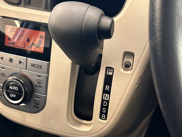 ダイハツ ムーヴ X ターボ 岐阜県 2016(平28)年 1.3万km シルバー 社外ナビ/取説/プッシュスタート/スマートキー/ヘッドライト光軸調整/バックモニター/フルセグ/純正マット/ベンチシート/純正アルミホイール/ハロゲンライト/Bluetooth/ドアバイザー/CD／DVDチェンジャー