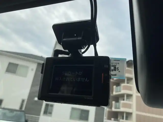 トヨタ ハイラックス Z GRスポーツ 兵庫県 2023(令5)年 0.7万km スーパーホワイトⅡ 純正ナビ/Bluetooth/FM/AM/USB/パノラミックビューモニター/ハードトノカバー/ETC/前後ドライブレコーダー/プリクラッシュセーフティ/レーンディパーチャーアラート/アダプティブクルーズコントロール/ロードサインアシスト/先行車発進告知/前後クリアランスソナー/ステアリングスイッチ/パドルシフト/LEDヘッドライト/フォグランプ/オートライト/ハーフレザーシート/D席 パワーシート/プッシュスタート/MTモード付きAT/パートタイム4WD/アイドリングストップ/横滑り防止装置/純正フロアマット/ISOFIX/新車時保証書/取扱説明書