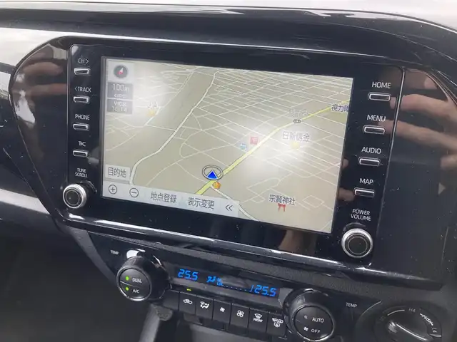 トヨタ ハイラックス Z GRスポーツ 兵庫県 2023(令5)年 0.7万km スーパーホワイトⅡ 純正ナビ/Bluetooth/FM/AM/USB/パノラミックビューモニター/ハードトノカバー/ETC/前後ドライブレコーダー/プリクラッシュセーフティ/レーンディパーチャーアラート/アダプティブクルーズコントロール/ロードサインアシスト/先行車発進告知/前後クリアランスソナー/ステアリングスイッチ/パドルシフト/LEDヘッドライト/フォグランプ/オートライト/ハーフレザーシート/D席 パワーシート/プッシュスタート/MTモード付きAT/パートタイム4WD/アイドリングストップ/横滑り防止装置/純正フロアマット/ISOFIX/新車時保証書/取扱説明書