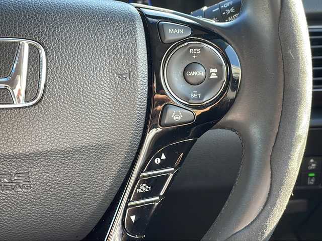 ホンダ アコード ハイブリッド EX 山形県 2017(平29)年 10.8万km ルナシルバーM Honda SENSING/・衝突軽減ブレーキ（ＣＭＢＳ）/・路外逸脱抑制機能/・先行車発進お知らせ機能/・アダプティブクルーズコントロール（ＡＣＣ）/・車線維持支援システム（ＬＫＡＳ）/・標識認識機能/・誤発進抑制機能 /モデューロエアロ/純正ナビ/CD.DVD.BT.USB.HDMI/フロント・サイドカメラ/フルセグ/ハーフレザーシート/シートヒーター/パワーシート/LEDヘッドライト/プッシュスタート/スマートキー