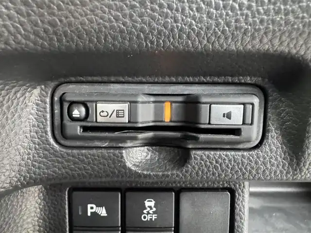 ホンダ Ｎ ＢＯＸ カスタム L 三重県 2023(令5)年 4.3万km クリスタルブラックパール ホンダセンシング/・衝突軽減ブレーキ/・誤発進抑制機能/・後方誤発進抑制機能/・歩行者事故軽減ステアリング/・先行者発進お知らせ機能/・アダプティブクルーズコントロール/・車線遺児支援システム/・オートハイビーム/・標識認識機能/・路外逸脱抑制機能/純正8インチナビゲーションシステム【VXU-227NBi】/・地デジTV/CD/DVD/USB/SD/・Bluetooth/Apple Carplay/バックカメラ/ステアリングスイッチ/両側パワースライドドア/コムテック前後ドライブレコーダー【ZDR016】/ガンメタアクセント入ブラックトリコットシート/前席シートヒーター/チップアップ機能/シートバックテーブル/純正14インチグレー塗装アルミホイール/LEDヘッドランプ/LEDフロントフォグランプ/オートライト/スマートキーシステム/プッシュスタート/スペアキー/取説/保証書