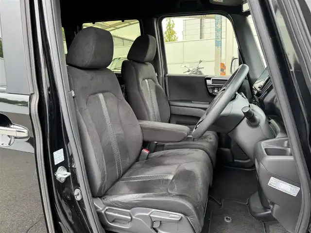 ホンダ Ｎ ＢＯＸ カスタム L 三重県 2023(令5)年 4.3万km クリスタルブラックパール ホンダセンシング/・衝突軽減ブレーキ/・誤発進抑制機能/・後方誤発進抑制機能/・歩行者事故軽減ステアリング/・先行者発進お知らせ機能/・アダプティブクルーズコントロール/・車線遺児支援システム/・オートハイビーム/・標識認識機能/・路外逸脱抑制機能/純正8インチナビゲーションシステム【VXU-227NBi】/・地デジTV/CD/DVD/USB/SD/・Bluetooth/Apple Carplay/バックカメラ/ステアリングスイッチ/両側パワースライドドア/コムテック前後ドライブレコーダー【ZDR016】/ガンメタアクセント入ブラックトリコットシート/前席シートヒーター/チップアップ機能/シートバックテーブル/純正14インチグレー塗装アルミホイール/LEDヘッドランプ/LEDフロントフォグランプ/オートライト/スマートキーシステム/プッシュスタート/スペアキー/取説/保証書