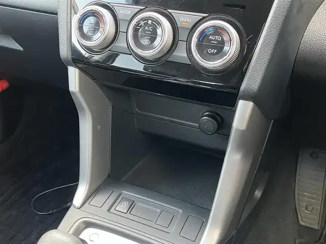 スバル フォレスター 2．0i－L アイサイト プラウドED 道央・札幌 2015(平27)年 5.8万km クリスタルホワイトP /社外ナビ//フルセグTV//ドライブレコーダー//バックカメラ//シートヒーター//ETC//車線逸脱警報装置//クルーズコントロール//ハーフレザーシート//パワーシート//オートライト//純正アルミホイール