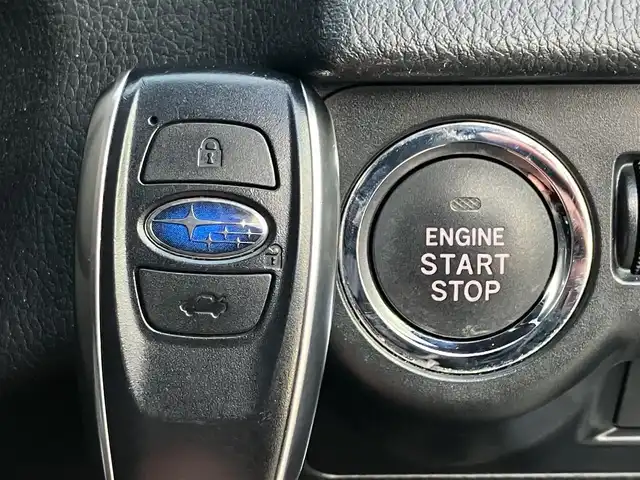 スバル フォレスター 2．0i－L アイサイト プラウドED 道央・札幌 2015(平27)年 5.8万km クリスタルホワイトP /社外ナビ//フルセグTV//ドライブレコーダー//バックカメラ//シートヒーター//ETC//車線逸脱警報装置//クルーズコントロール//ハーフレザーシート//パワーシート//オートライト//純正アルミホイール