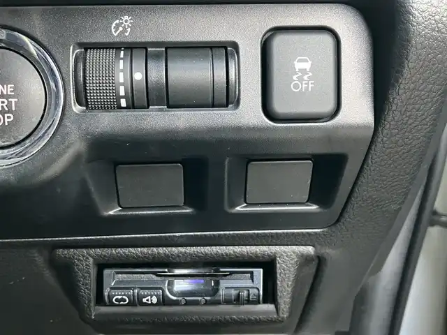 スバル フォレスター 2．0i－L アイサイト プラウドED 道央・札幌 2015(平27)年 5.8万km クリスタルホワイトP /社外ナビ//フルセグTV//ドライブレコーダー//バックカメラ//シートヒーター//ETC//車線逸脱警報装置//クルーズコントロール//ハーフレザーシート//パワーシート//オートライト//純正アルミホイール