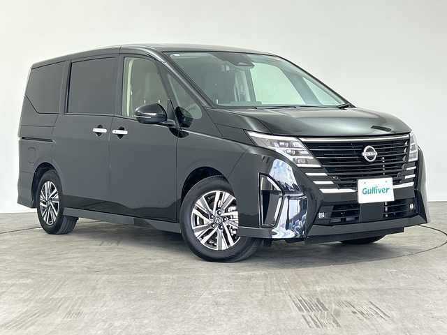 日産 セレナ e－パワー ハイウェイスター V 三重県 2025(令7)年 1.3万km ダイヤモンドブラック /禁煙車//純正12.3型ナビ//アラウンドビューモニター//WAC//革巻きステアリング//ステアリングスイッチ//ワイヤレス充電//プロパイロット//レーダークルーズコントロール//エマージェンシーブレーキ//レーンキープアシスト//ブラインドスポットモニター//オートハイビーム//前後コーナーセンサー//ハンズフリー機能付き両側パワースライドドア//純正ビルトインETC2.0//純正前後ドライブレコーダー//LED//フォグ