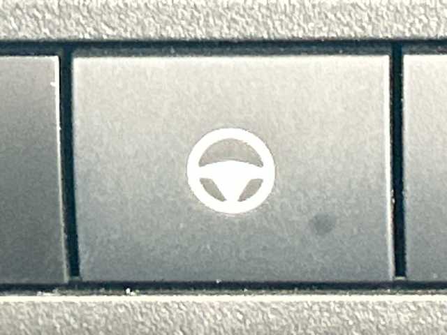 日産 セレナ e－パワー ハイウェイスター V 三重県 2025(令7)年 1.3万km ダイヤモンドブラック /禁煙車//純正12.3型ナビ//アラウンドビューモニター//WAC//革巻きステアリング//ステアリングスイッチ//ワイヤレス充電//プロパイロット//レーダークルーズコントロール//エマージェンシーブレーキ//レーンキープアシスト//ブラインドスポットモニター//オートハイビーム//前後コーナーセンサー//ハンズフリー機能付き両側パワースライドドア//純正ビルトインETC2.0//純正前後ドライブレコーダー//LED//フォグ