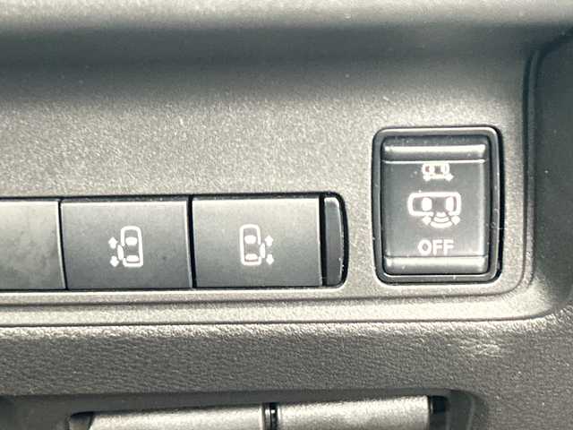 日産 セレナ e－パワー ハイウェイスター V 三重県 2025(令7)年 1.3万km ダイヤモンドブラック /禁煙車//純正12.3型ナビ//アラウンドビューモニター//WAC//革巻きステアリング//ステアリングスイッチ//ワイヤレス充電//プロパイロット//レーダークルーズコントロール//エマージェンシーブレーキ//レーンキープアシスト//ブラインドスポットモニター//オートハイビーム//前後コーナーセンサー//ハンズフリー機能付き両側パワースライドドア//純正ビルトインETC2.0//純正前後ドライブレコーダー//LED//フォグ