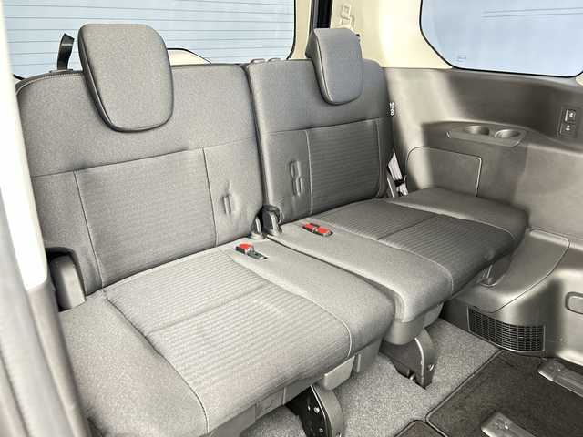 日産 セレナ e－パワー ハイウェイスター V 三重県 2025(令7)年 1.3万km ダイヤモンドブラック /禁煙車//純正12.3型ナビ//アラウンドビューモニター//WAC//革巻きステアリング//ステアリングスイッチ//ワイヤレス充電//プロパイロット//レーダークルーズコントロール//エマージェンシーブレーキ//レーンキープアシスト//ブラインドスポットモニター//オートハイビーム//前後コーナーセンサー//ハンズフリー機能付き両側パワースライドドア//純正ビルトインETC2.0//純正前後ドライブレコーダー//LED//フォグ