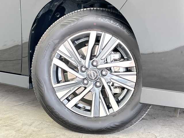 日産 セレナ e－パワー ハイウェイスター V 三重県 2025(令7)年 1.3万km ダイヤモンドブラック /禁煙車//純正12.3型ナビ//アラウンドビューモニター//WAC//革巻きステアリング//ステアリングスイッチ//ワイヤレス充電//プロパイロット//レーダークルーズコントロール//エマージェンシーブレーキ//レーンキープアシスト//ブラインドスポットモニター//オートハイビーム//前後コーナーセンサー//ハンズフリー機能付き両側パワースライドドア//純正ビルトインETC2.0//純正前後ドライブレコーダー//LED//フォグ